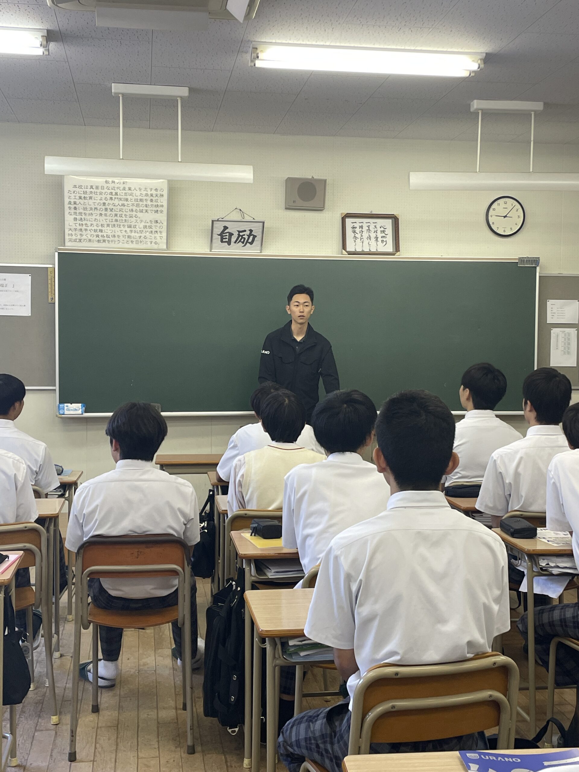 高校の卒業生講和に参加しました